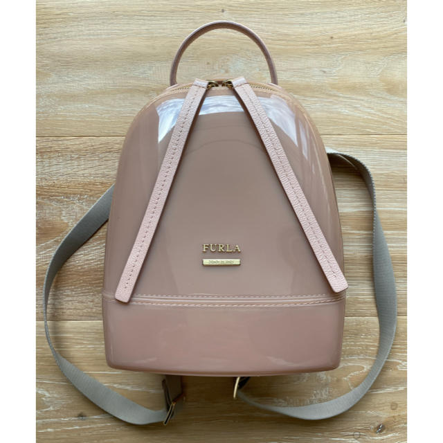 Furla(フルラ)の【FURLA】フルラ キャンディ バックパック リュック ラバー ベージュピンク レディースのバッグ(リュック/バックパック)の商品写真