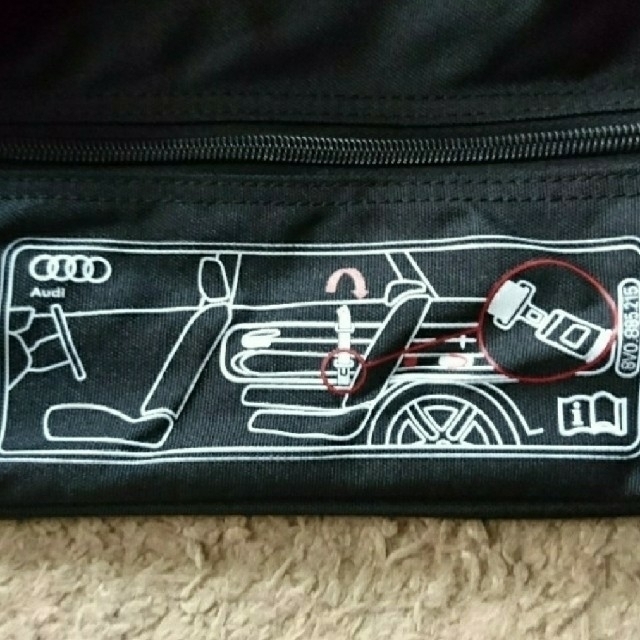 AUDI(アウディ)の値下げ　バッグ(アウディ) エンタメ/ホビーのコレクション(ノベルティグッズ)の商品写真