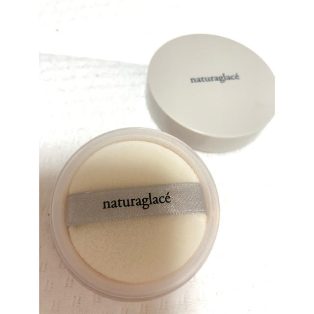 naturaglace(ナチュラグラッセ)のナチュラグラッセルースパウダー01ミニサイズ コスメ/美容のベースメイク/化粧品(フェイスパウダー)の商品写真
