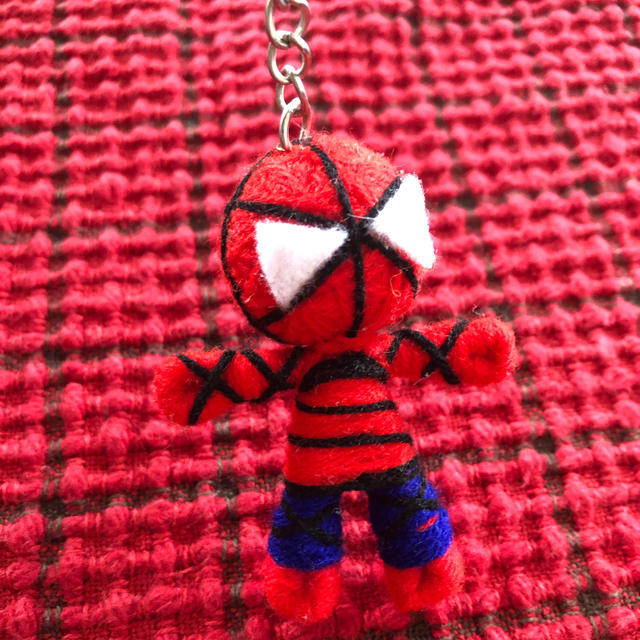 スパイダーマン　キーホルダー エンタメ/ホビーのおもちゃ/ぬいぐるみ(キャラクターグッズ)の商品写真