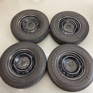 グッドイヤー(Goodyear)のハイエースワゴンスタッドレスタイヤ195/80R15 TRH224W(タイヤ・ホイールセット)