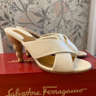 サルヴァトーレフェラガモ(Salvatore Ferragamo)のDrawerドゥロワー Deuxieme IENA お好きな方フェラガモサンダル(サンダル)