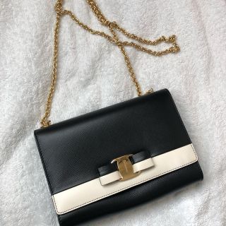 サルヴァトーレフェラガモ(Salvatore Ferragamo)の専用ヴィラ　ポシェット(ショルダーバッグ)