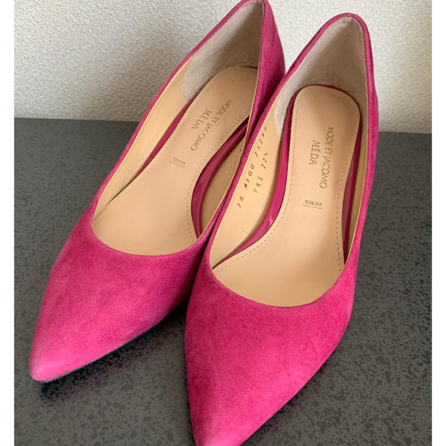 Mode et Jacomo(モードエジャコモ)のピンクスエードパンプスヒールラメ レディースの靴/シューズ(ハイヒール/パンプス)の商品写真