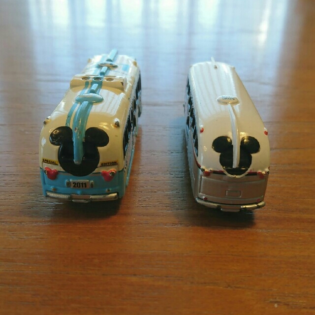 Disney(ディズニー)のなな様専用　トミカ  ディズニーバス エンタメ/ホビーのおもちゃ/ぬいぐるみ(ミニカー)の商品写真