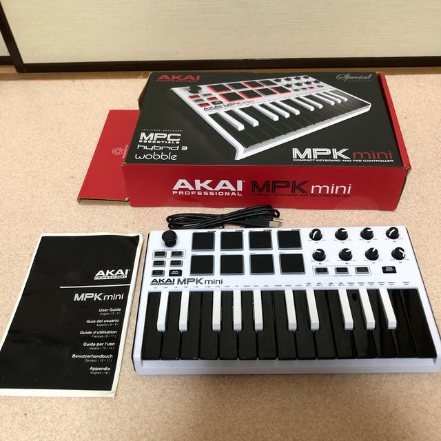 sakataku様専用AKAI MPK MINI white 楽器のDTM/DAW(MIDIコントローラー)の商品写真