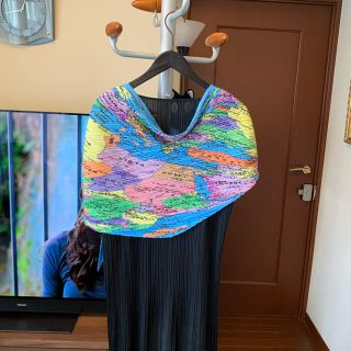 プリーツプリーズイッセイミヤケ(PLEATS PLEASE ISSEY MIYAKE)の専用 イッセイミヤケ プリーツ 名作　世界地図　ストール　新品同様(ストール/パシュミナ)