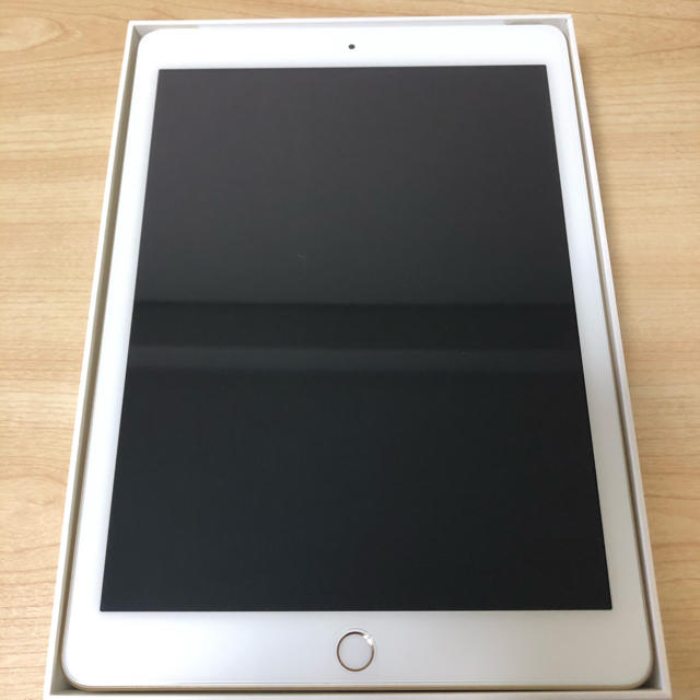 iPad（第5世代）au Gold 32GB