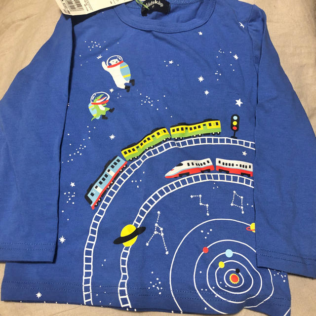 kladskap(クレードスコープ)の新品クレードスコープ●宇宙柄ロンT◯100cm キッズ/ベビー/マタニティのキッズ服女の子用(90cm~)(Tシャツ/カットソー)の商品写真