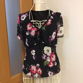 ローラアシュレイ(LAURA ASHLEY)の♡ローラアシュレイブラウス美品♡お花柄♡(シャツ/ブラウス(半袖/袖なし))