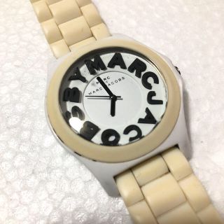 マークジェイコブス(MARC JACOBS)のマークバイマークジェイコブス 腕時計 ホワイト ロゴ クォーツ ラバー 稼働品(腕時計(アナログ))