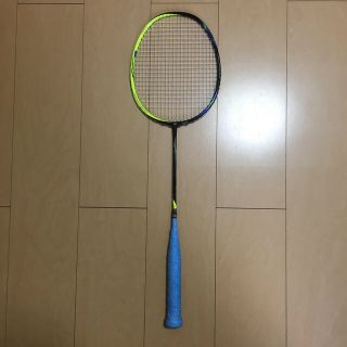 ヨネックス(YONEX)のアストロクス77〔バドミントンラケット〕(バドミントン)