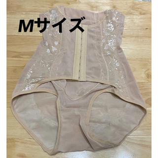 新品　未使用　ボディーシェイパー　ベ－ジュ　Mサイズです (その他)