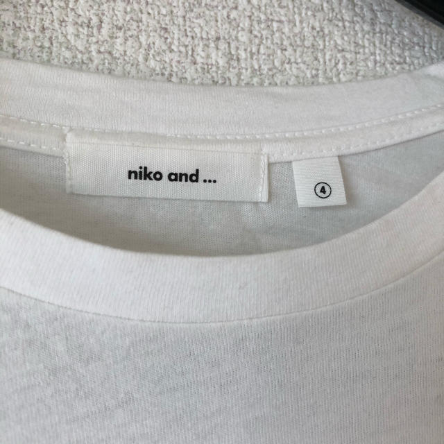 niko and...(ニコアンド)のニコアンド　ロゴプリントTシャツ　ホワイト　 レディースのトップス(Tシャツ(半袖/袖なし))の商品写真