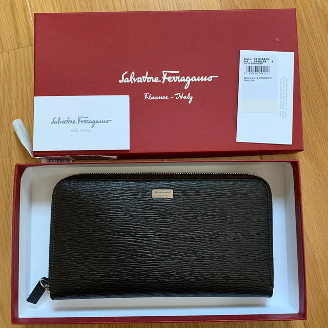 Ferragamo 長財布 新品未使用