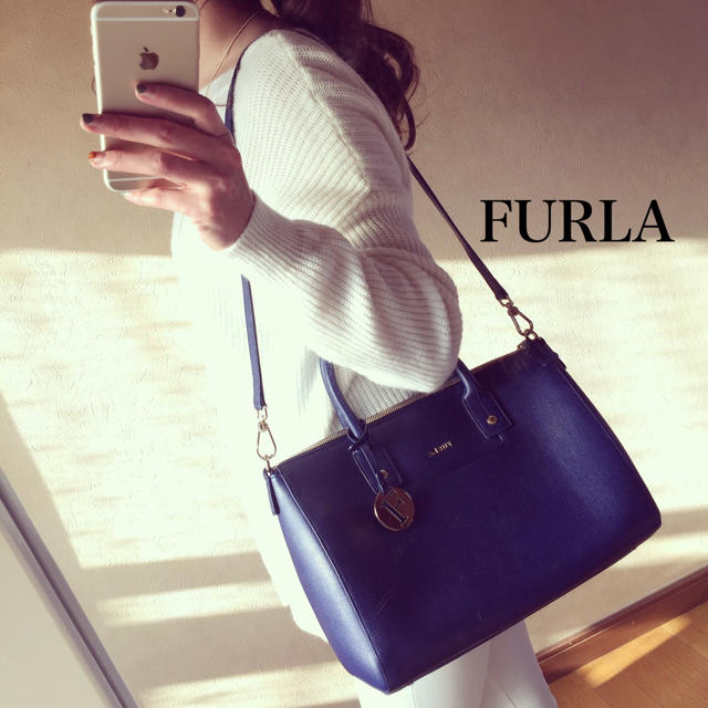 Furla(フルラ)の15-16”フルラ 2wayバッグ 美品 レディースのバッグ(ショルダーバッグ)の商品写真