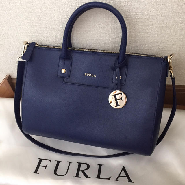 Furla(フルラ)の15-16”フルラ 2wayバッグ 美品 レディースのバッグ(ショルダーバッグ)の商品写真