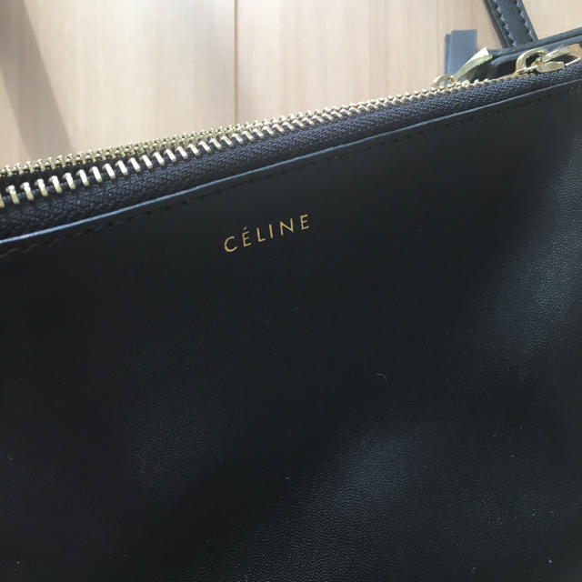 celine(セリーヌ)のトリオ　ブラック　スモール　ミニ　セリーヌ レディースのバッグ(ショルダーバッグ)の商品写真