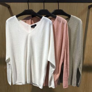 セオリー(theory)の美品　セオリー NEW.HARBORドルマンニット白Sサイズ(ニット/セーター)