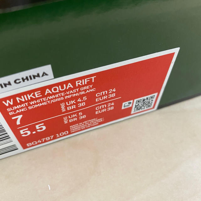 NIKE(ナイキ)の24 W NIKE AIR AQUA RIFT アクアリフト 白 メンズの靴/シューズ(スニーカー)の商品写真