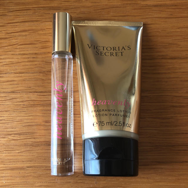 Victoria's Secret(ヴィクトリアズシークレット)のヴィクトリアシークレット　香水とハンドクリーム コスメ/美容のボディケア(ハンドクリーム)の商品写真