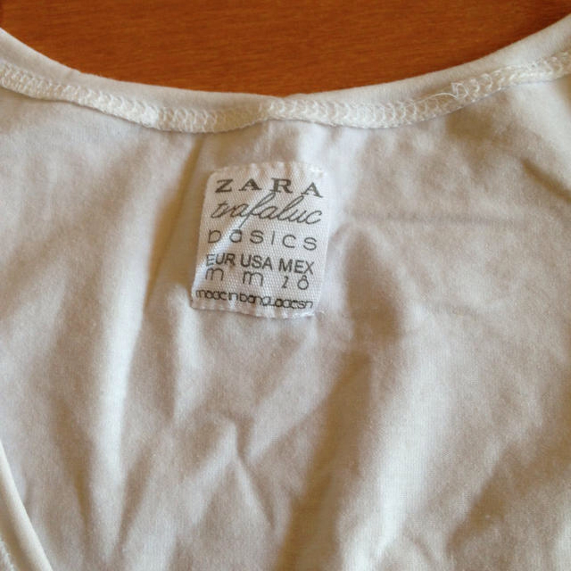 ZARA(ザラ)のZARA 白シャツ レディースのトップス(Tシャツ(半袖/袖なし))の商品写真