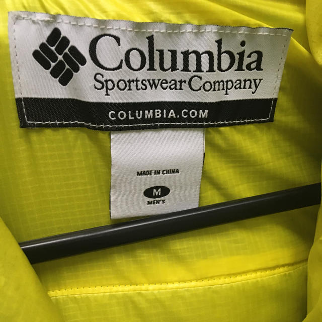 Columbia(コロンビア)の売り切り値下げ！コロンビア、薄手のダウン！これからの季節のキャンプに！ メンズのジャケット/アウター(ダウンジャケット)の商品写真