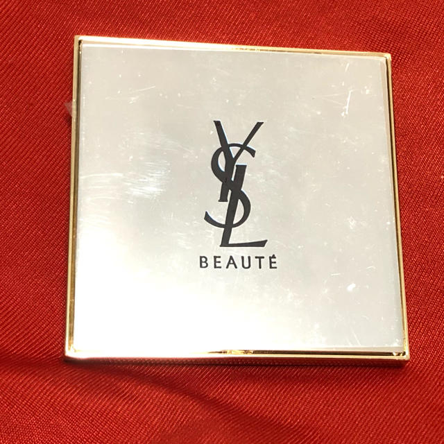Yves Saint Laurent Beaute(イヴサンローランボーテ)のイブサンローラン  手鏡  ケース付きミラー 【YSL】 レディースのファッション小物(ミラー)の商品写真