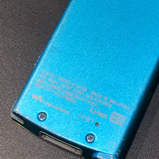 WALKMAN(ウォークマン)のウォークマン　WALKMAN NW-S644  8GB ブルー×グリーン スマホ/家電/カメラのオーディオ機器(ポータブルプレーヤー)の商品写真