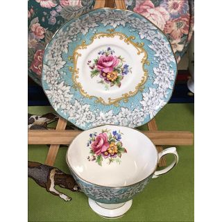 ロイヤルアルバート(ROYAL ALBERT)の【廃盤】☆未使用☆ロイヤルアルバート　エンチャントメント カップ＆ソーサー　一客(食器)