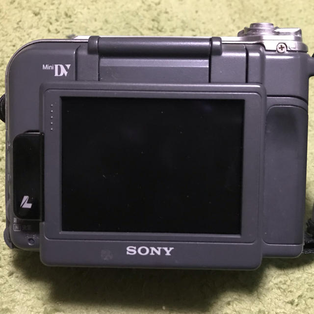 SONY(ソニー)のSONY Handycam DCR-SC100 動作良好 スマホ/家電/カメラのカメラ(ビデオカメラ)の商品写真