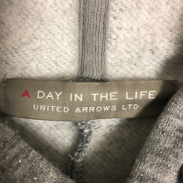 UNITED ARROWS(ユナイテッドアローズ)のUNITED ARROWS レディース　フード付きラメスウェットワンピース レディースのワンピース(ひざ丈ワンピース)の商品写真