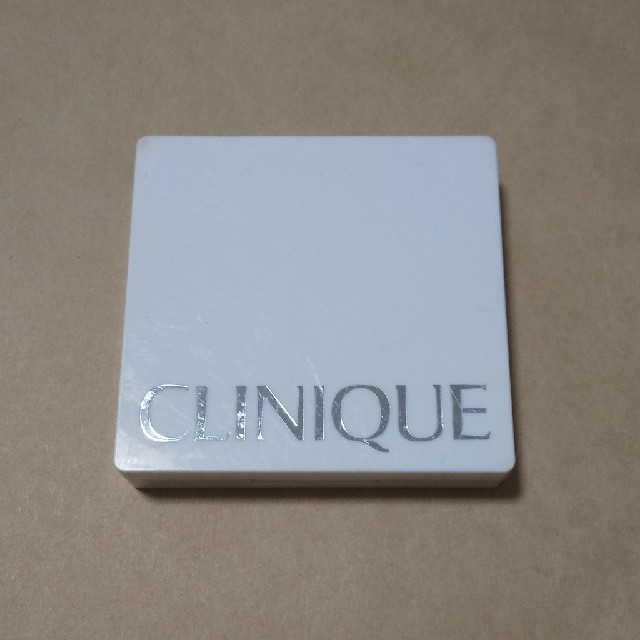 CLINIQUE(クリニーク)のCLINIQUE☆クリニーク☆チーク☆アイシャドウ☆パレット☆コンパクト コスメ/美容のキット/セット(コフレ/メイクアップセット)の商品写真