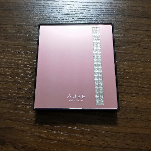 AUBE couture(オーブクチュール)のオーブクチュール デザイニングインプレッションアイズ 557 【ブラウン系】 コスメ/美容のベースメイク/化粧品(アイシャドウ)の商品写真