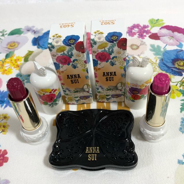 ANNA SUI(アナスイ)のアナスイ　アイカラー とリップスティック2本 コスメ/美容のベースメイク/化粧品(口紅)の商品写真