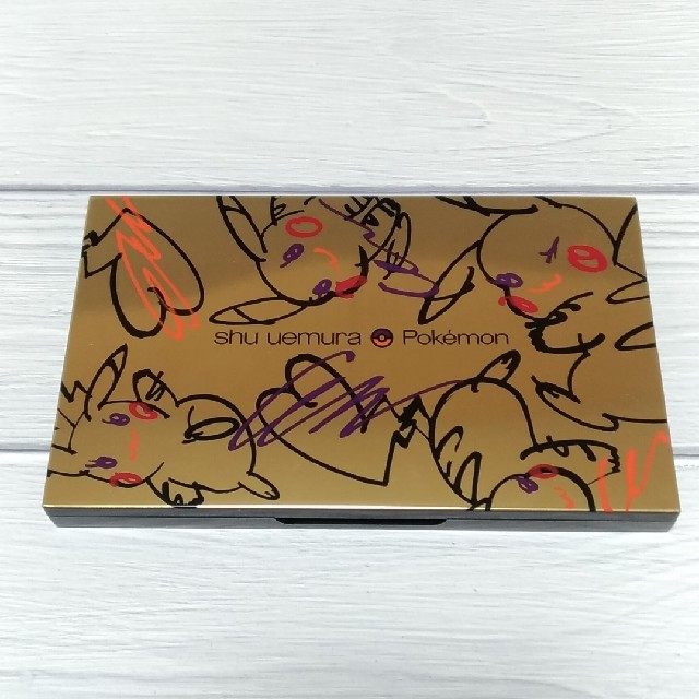 shu uemura ピカシュウ アイパレット サンダーショック