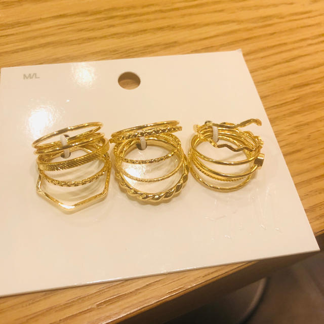 H&M(エイチアンドエム)の【値下げしました！】H＆M リングセット レディースのアクセサリー(リング(指輪))の商品写真