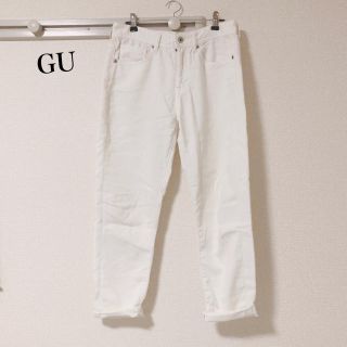 ジーユー(GU)のGU ホワイトデニム パンツ(カジュアルパンツ)