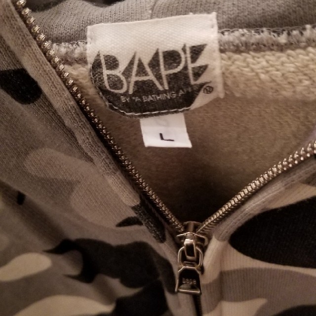 A BATHING APE(アベイシングエイプ)のAPE 迷彩ノースリーブパーカー   初期タグ メンズのトップス(パーカー)の商品写真