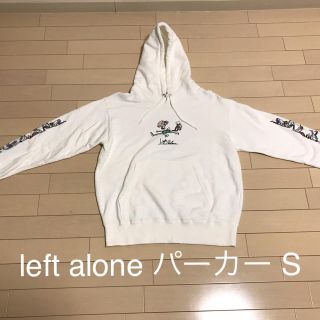 ビームス(BEAMS)の「春コーデにしっかりとしたパーカーを」LEFT ALONEパーカー ホワイト(パーカー)