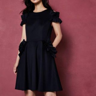 テッドベイカー(TED BAKER)のTED BAKERフリルワンピース(ひざ丈ワンピース)