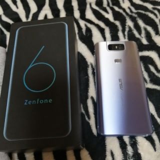 エイスース(ASUS)のASUS Zenfone6 128GB SIMフリー　シルバー(スマートフォン本体)