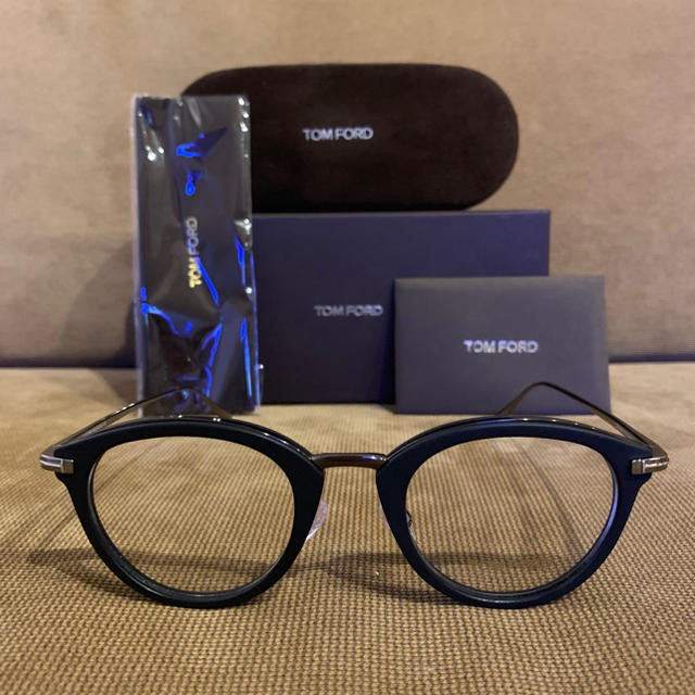 TOMFORD　トムフォード　メガネ　サングラス　TF5497