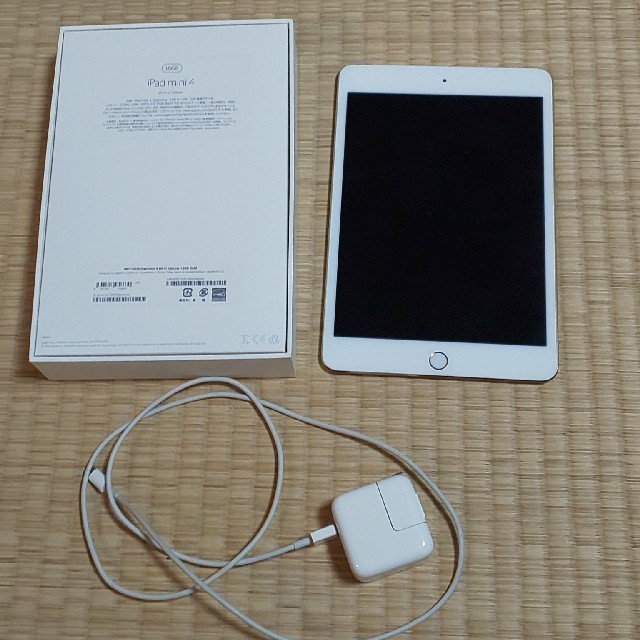 iPad(アイパッド)の【mkkjhy様】iPad mini4 スマホ/家電/カメラのPC/タブレット(タブレット)の商品写真