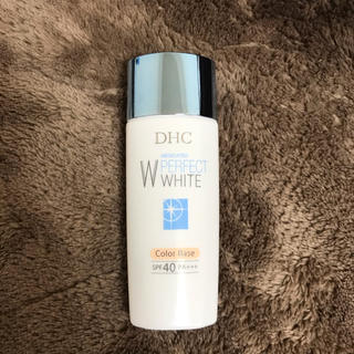 ディーエイチシー(DHC)のDHC PERFECT WHITE カラーベース　ベージュ(化粧下地)
