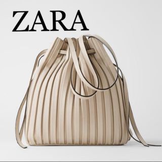 ザラ(ZARA)のZARA♡プリーツ加工入りバケットバッグ(ハンドバッグ)