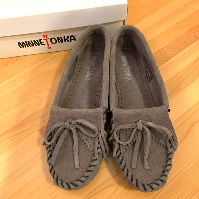 Minnetonka(ミネトンカ)のMINNETONKA スウェードモカシン レディースの靴/シューズ(スリッポン/モカシン)の商品写真