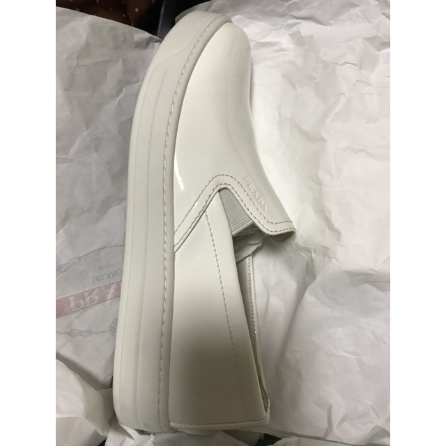 値下げ!新品未使用!プラダ PRADA スニーカー 白 値下げ!新品未使用!プラダ PRADA スニーカー 白