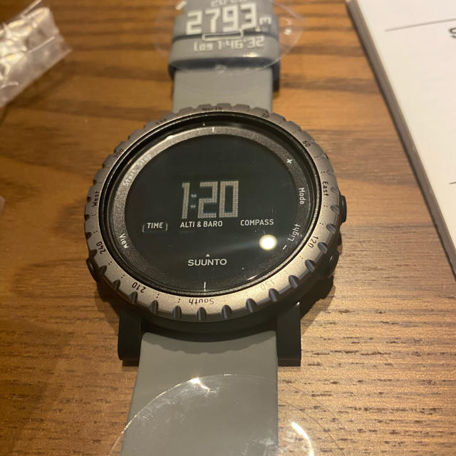 みんとぱぱさまSUUNTO CORE DUSK GRAY 美品 - 腕時計(デジタル)