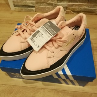 アディダス(adidas)のadidas　(値下げ)アディダス　hyper sleek ハイパースリーク(スニーカー)